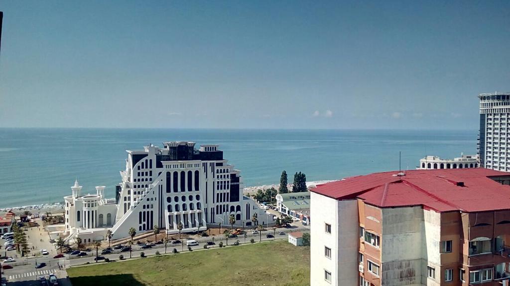 Apartment Natali With City View Batumi Exterior photo